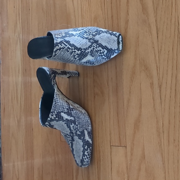 Snakeskin mules - Picture 2 of 5